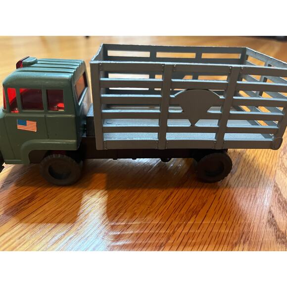 Set of 5 vintage die cast and plastic Army vehicles helicopter tank truck boat - Picture 8 of 8